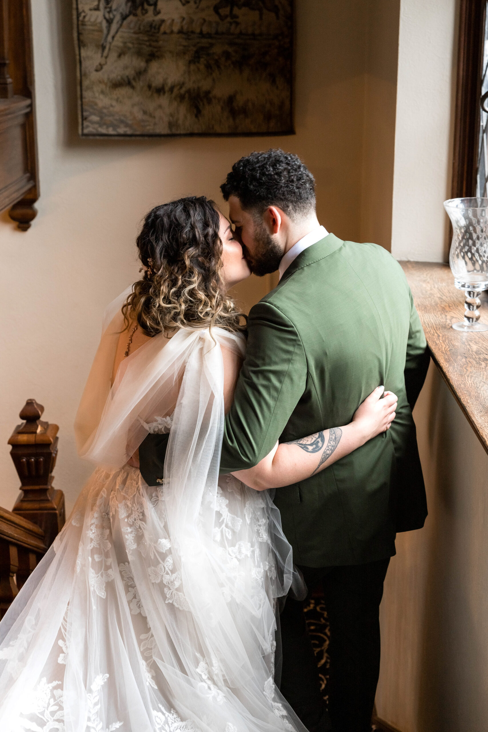 Highlights from Kylie and Jarred’s Tudor House wedding on Portage Lakes — laughter, umbrellas, and lakeside moments
