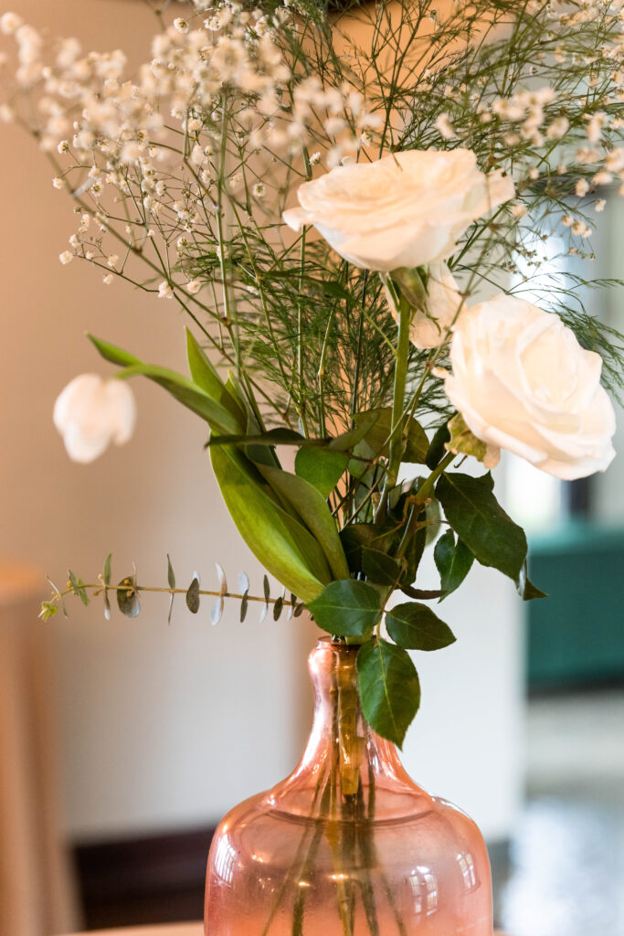 Highlights from Kylie and Jarred’s Tudor House wedding on Portage Lakes — laughter, umbrellas, and lakeside moments